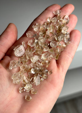 High Grade Petroleum Diamond Quartz Lot - 70 Carats !