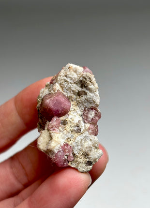 18 Pieces ! Raspberry Grossular Garnet Specimens Lot !