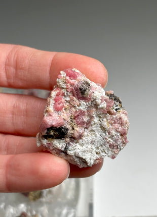 18 Pieces ! Raspberry Grossular Garnet Specimens Lot !