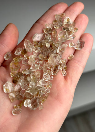 High Grade Petroleum Diamond Quartz Lot - 124 Carats !