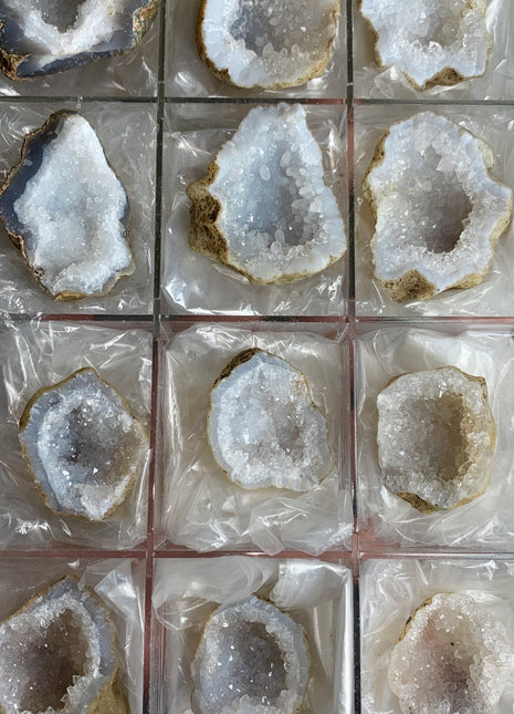 6 Pieces ! Blue Chalcedony and Quartz Geode Lot - Both Halves