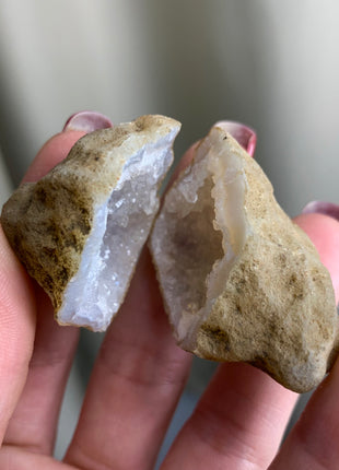 6 Pieces ! Blue Chalcedony and Quartz Geode Lot - Both Halves