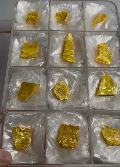 12 Pieces ! Vibrant Yellow Orpiment Lot