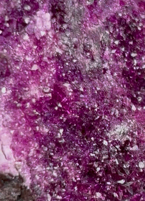 Rare ! Purple Red Kammererite Specimen