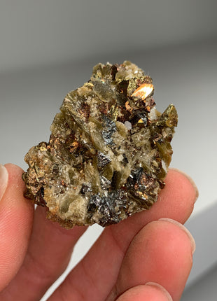 Chalcopyrite with Siderite 🌈 - Kaiwu mine