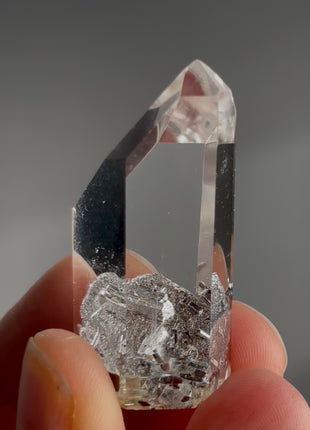 Silvery Quartz Crystals in Quartz Collection PM1452