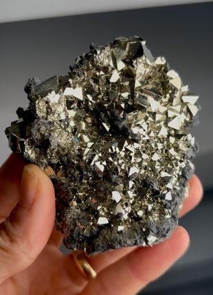 Very High Grade Octahedral Pyrite PM1440