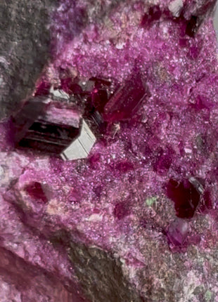 Rare ! Purple Red Kammererite Specimen