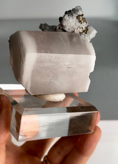 New find ! Pink Barrel Calcite PM311