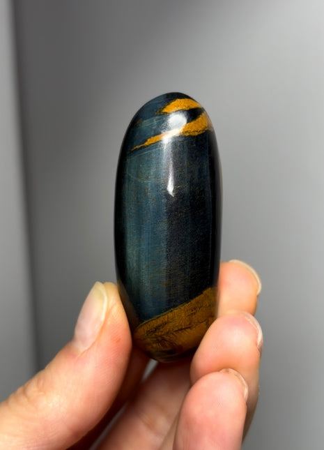 Chatoyant Blue Tiger Eye Lingham