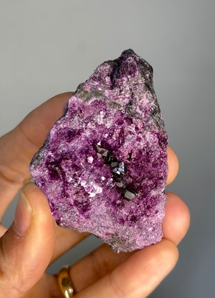Rare ! Purple Red Kammererite Specimen