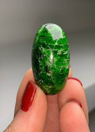 Incredible Green ! Diopside Lingham from Russia # PM0102