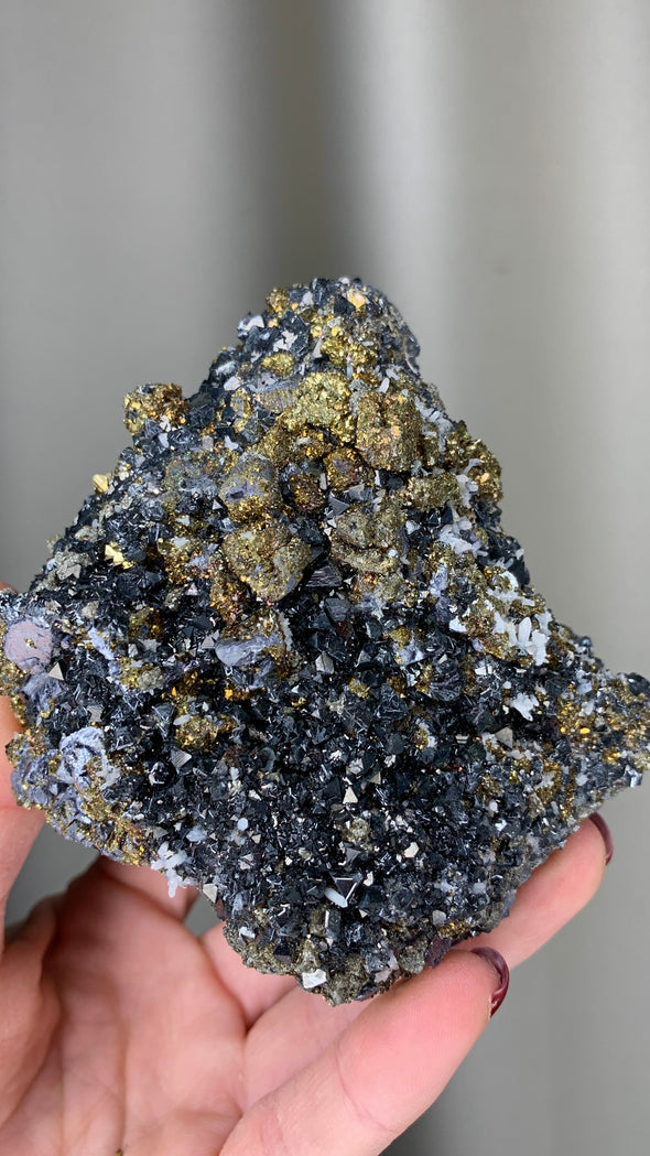 Lustrous Sphalerite with Chalcopyrite and Galena