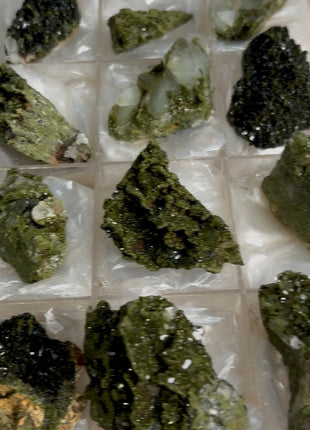 12 Pieces ! Very High Grade Forest Epidote with Quartz Lot