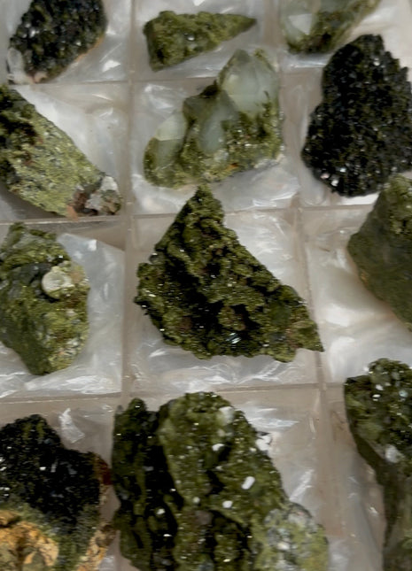 12 Pieces ! Very High Grade Forest Epidote with Quartz Lot