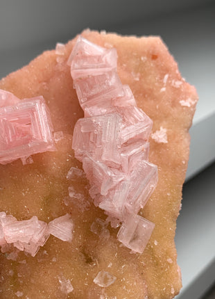 New ! Pink Halite with Great Crystallization - from Searles Lake, California