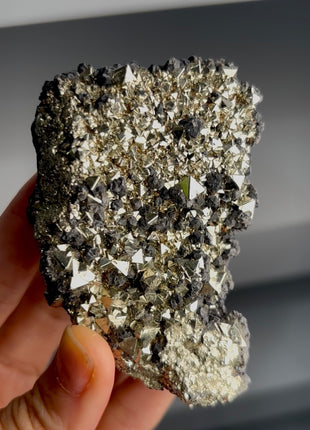 Very High Grade Octahedral Pyrite PM1439