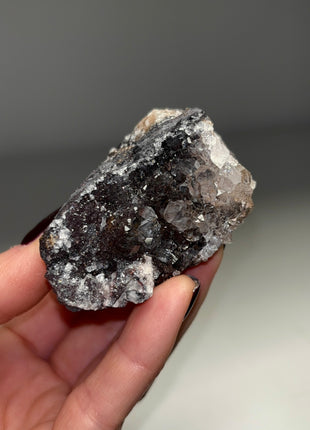 New ! Sparkling Quartz with Manganese Oxide