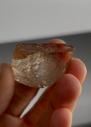 Well-terminated Sherry Topaz PM1477