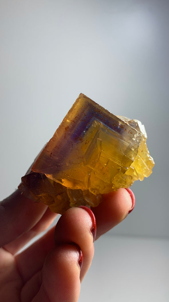 Zoning Fluorite from Valzergues, France