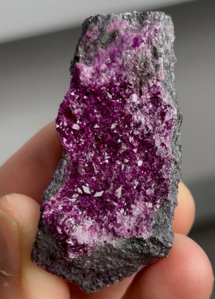 Rare ! Purple Red Kammererite Specimen