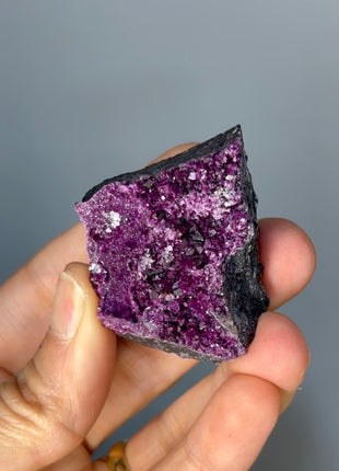 Rare ! Purple Red Kammererite Specimen