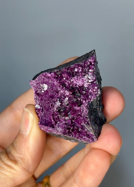 Rare ! Purple Red Kammererite Specimen