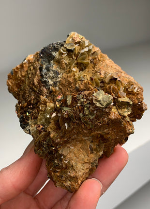 Chalcopyrite with Siderite 🌈 - Kaiwu mine