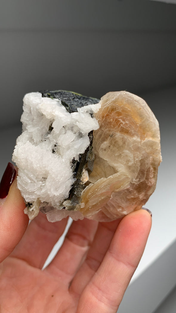 New Arrival ! Greenish Tourmaline with Muscovite Flowers and Snow Albite