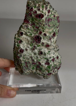 Pyrope Garnet with Chrome Diopside from Norway