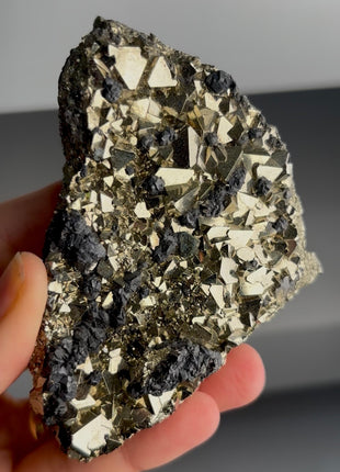 Very High Grade Octahedral Pyrite PM1444