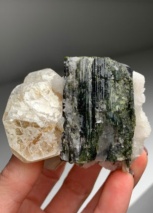 New Arrival ! Greenish Tourmaline with Muscovite Flowers and Snow Albite