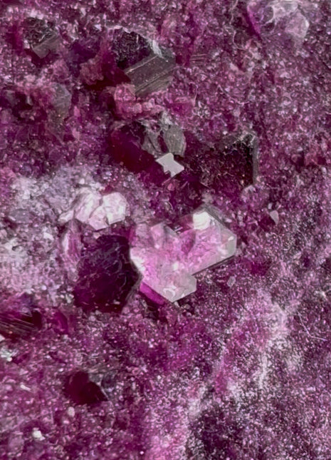 Rare ! Purple Red Kammererite Specimen