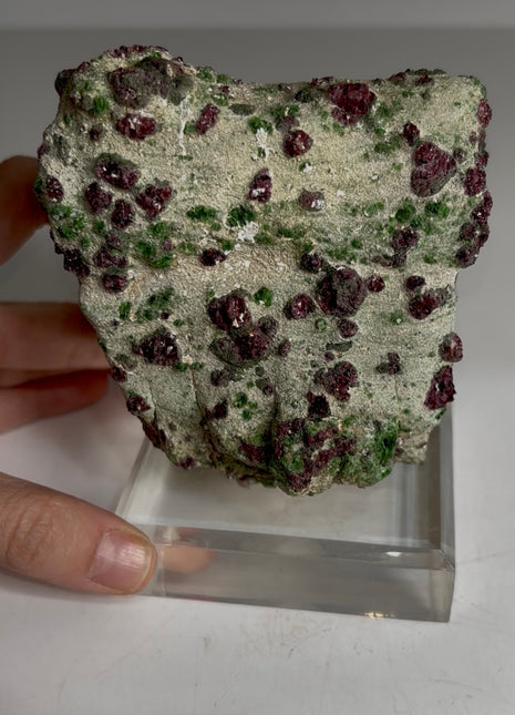 Pyrope Garnet with Chrome Diopside from Norway