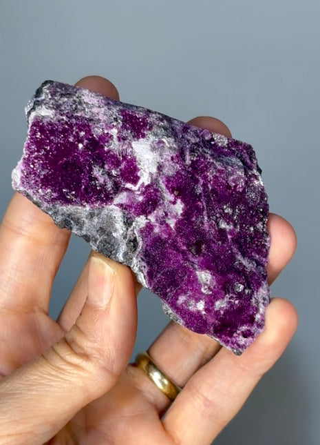 Rare ! Purple Red Kammererite Specimen
