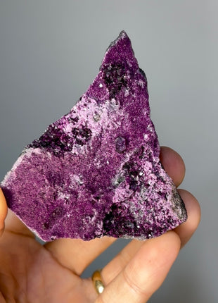 Rare ! Purple Red Kammererite Specimen