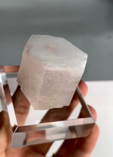 New find ! Pink Barrel Calcite PM307