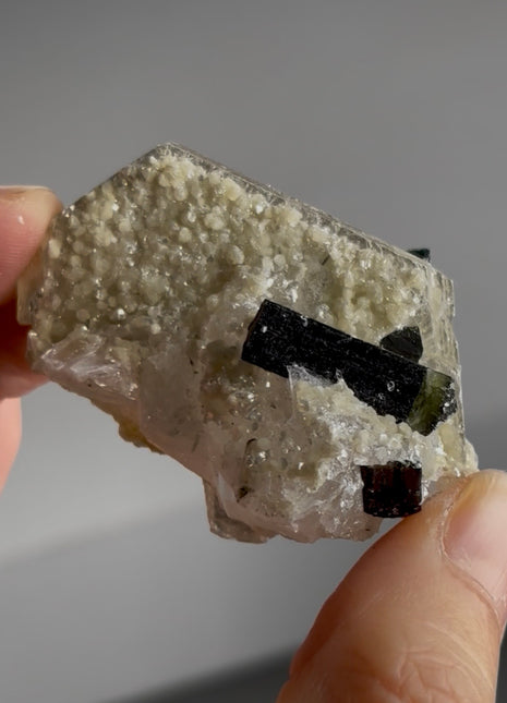 Wow ! Muscovite with Green Cap Tourmaline PM1430