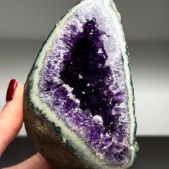 Collection image for: Amethyst Geodes