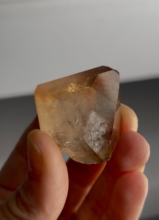 Well-terminated Sherry Topaz PM1473