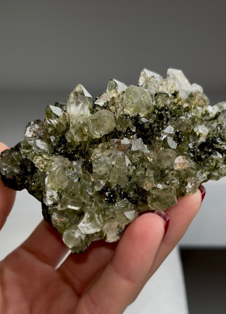 Wow ! Green Epidote with Quartz