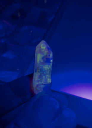 12 Pieces ! Firefly Quartz Lot - From Madagascar