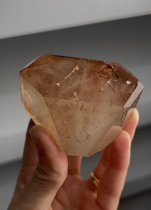 Well-terminated Sherry Topaz PM1468