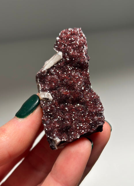 New Arrival ! Sparkling Red Quartz with Manganese Oxide