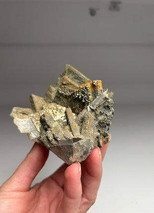 Wow ! Pyrite after Barite DW028