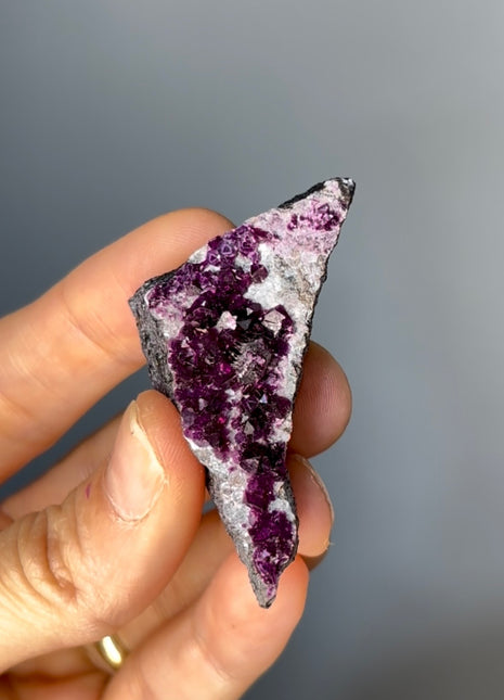Rare ! Purple Red Kammererite Specimen