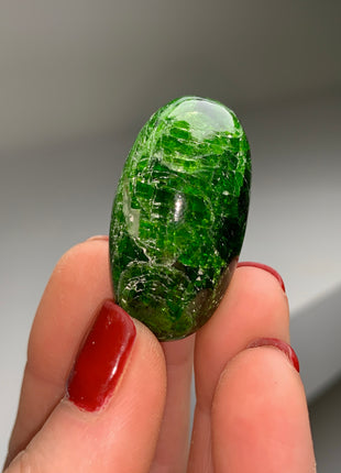 Incredible Green ! Diopside Lingham from Russia # PM0102