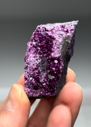 Rare ! Purple Red Kammererite Specimen