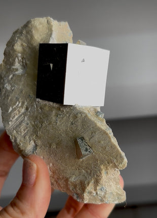 Cubic Pyrite on Matrix PM1709