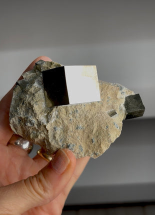 Cubic Pyrite on Matrix PM1707